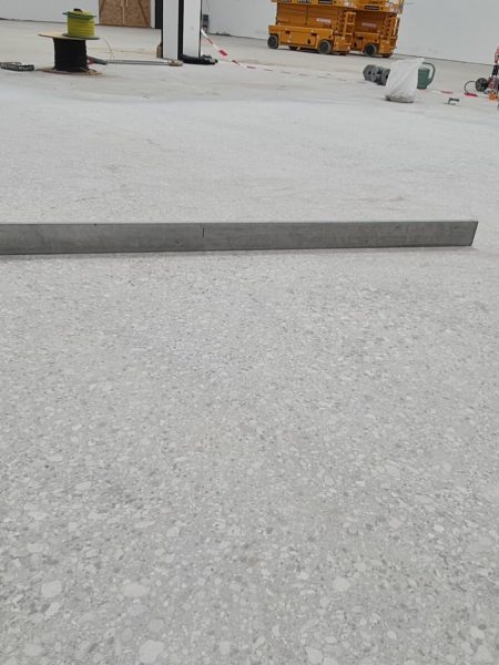 Autostore követelménynek kialakított padló Gyál